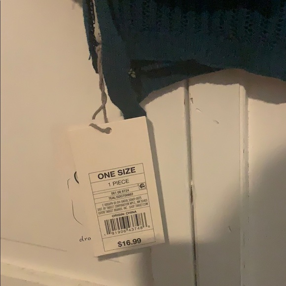 Scarf - Picture 2 of 3